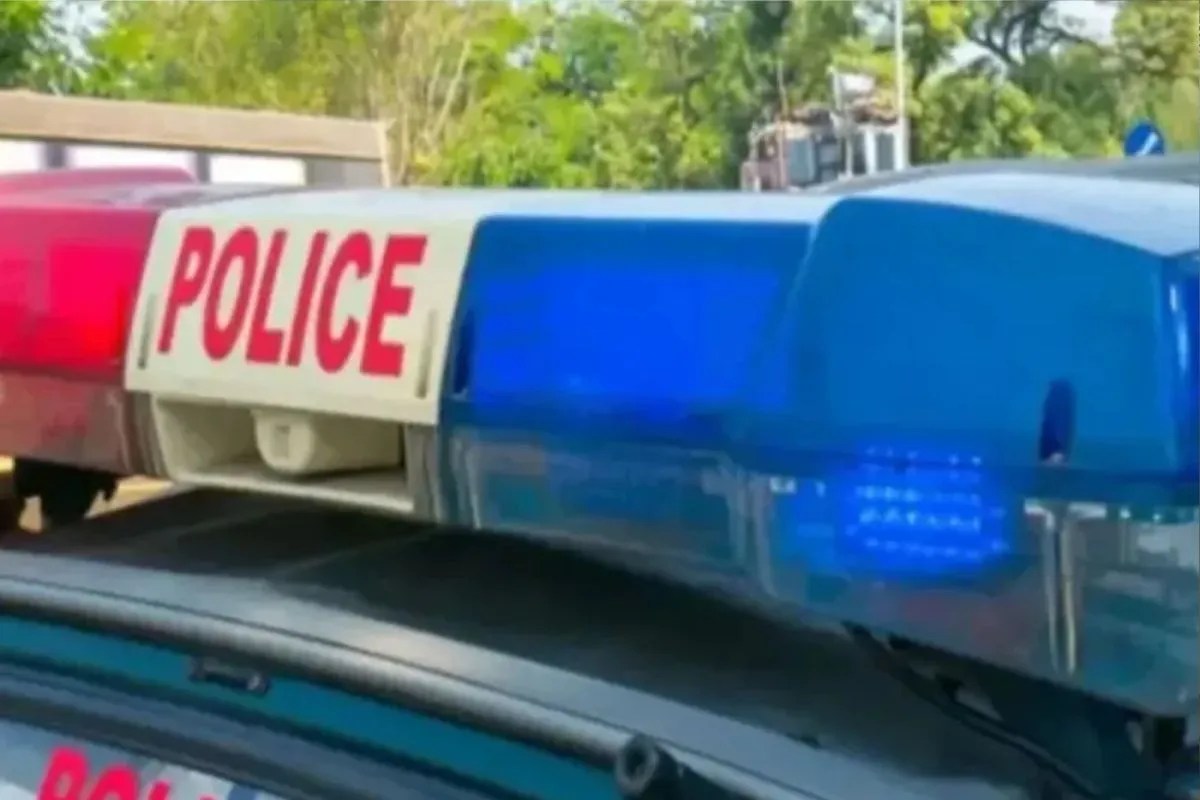 40 साल के आदमी से कर दिया नाबालिग बेटी का रिश्ता तय, शराबी पिता ने 4 लाख में किया सौदा, बच्ची भागकर पहुंची कलेक्ट्रेट में, फिर हुआ यह…