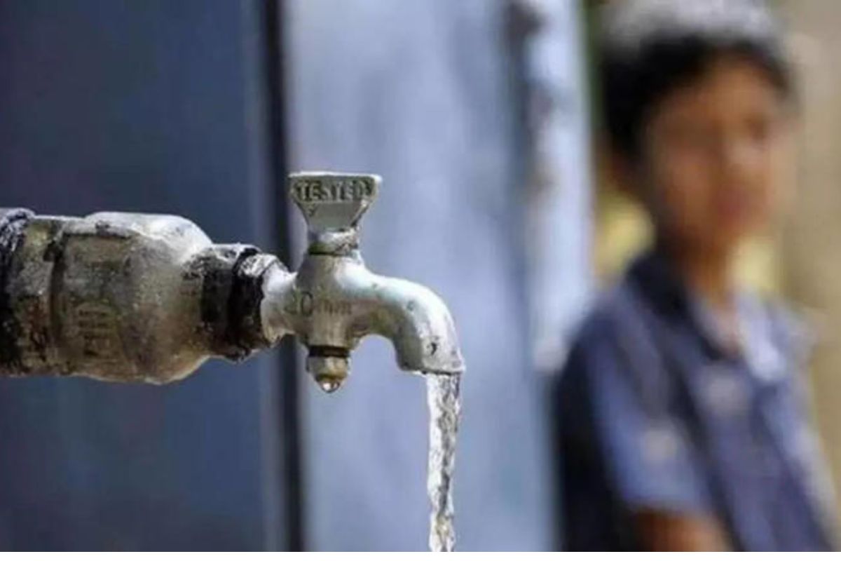 पुणे में 48 घंटे बाद बहाल हुई जलापूर्ति: रखरखाव कार्यों में देरी पर भड़के पार्षद; निजी टैंकरों के लिए अब GPS और कैमरा होगा अनिवार्य