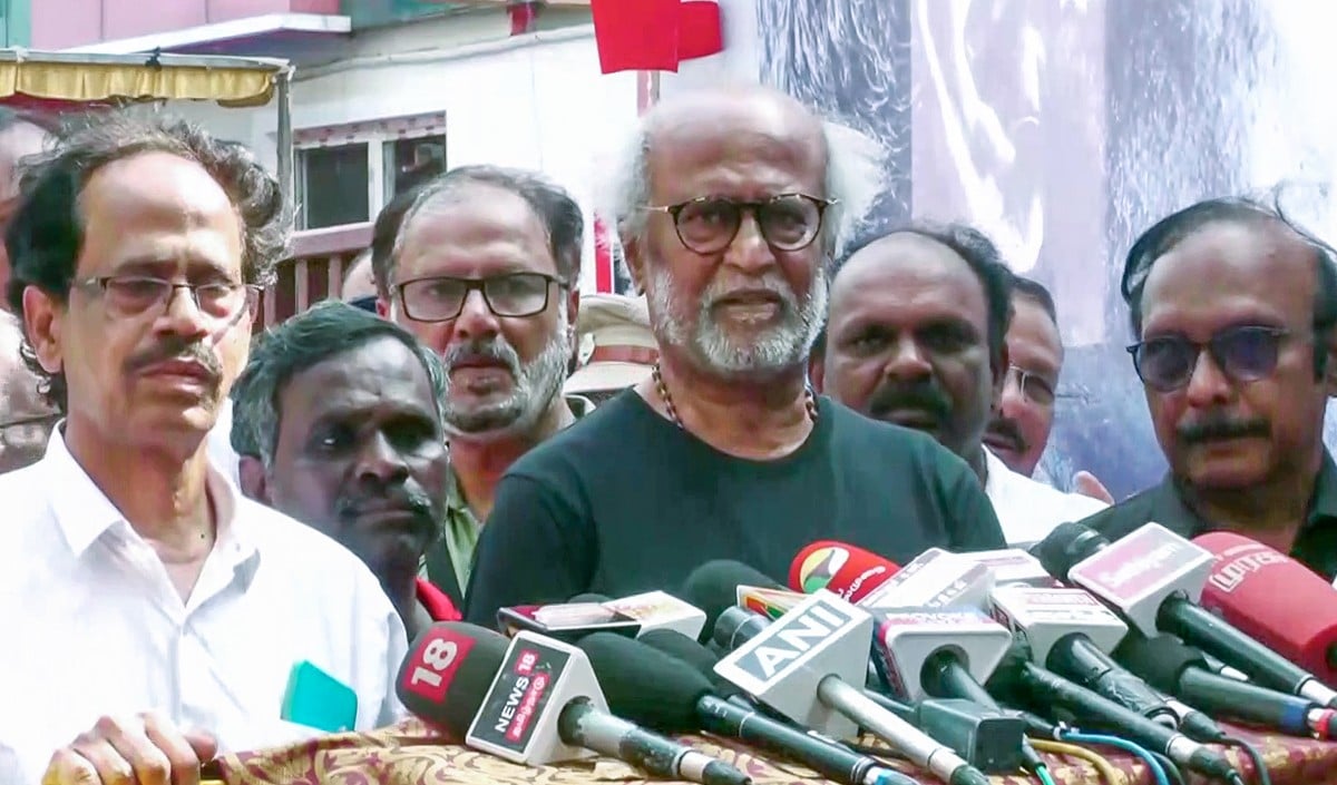 हीरो के पीछे भागोगे तो बर्बाद हो जाओगे, Superstar Rajinikanth की Fans को सख्त नसीहत