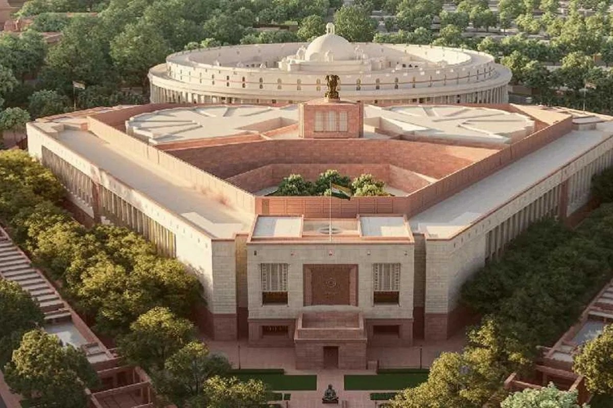 आईना: कुर्सी मिली है…कमान अभी बाकी