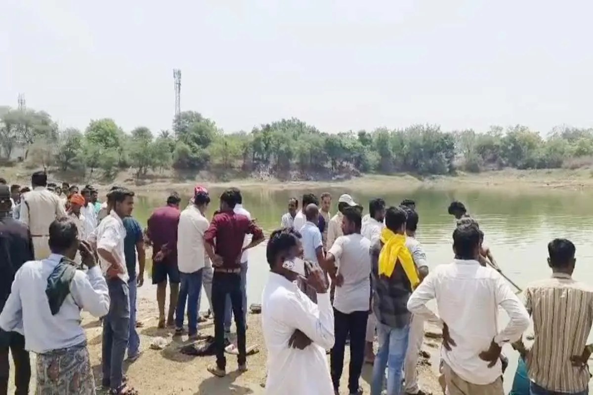 जिस तालाब में एक साल पहले भाई डूबा, बरसी पर उसी तालाब में डूबीं दो चचेरी बहनें