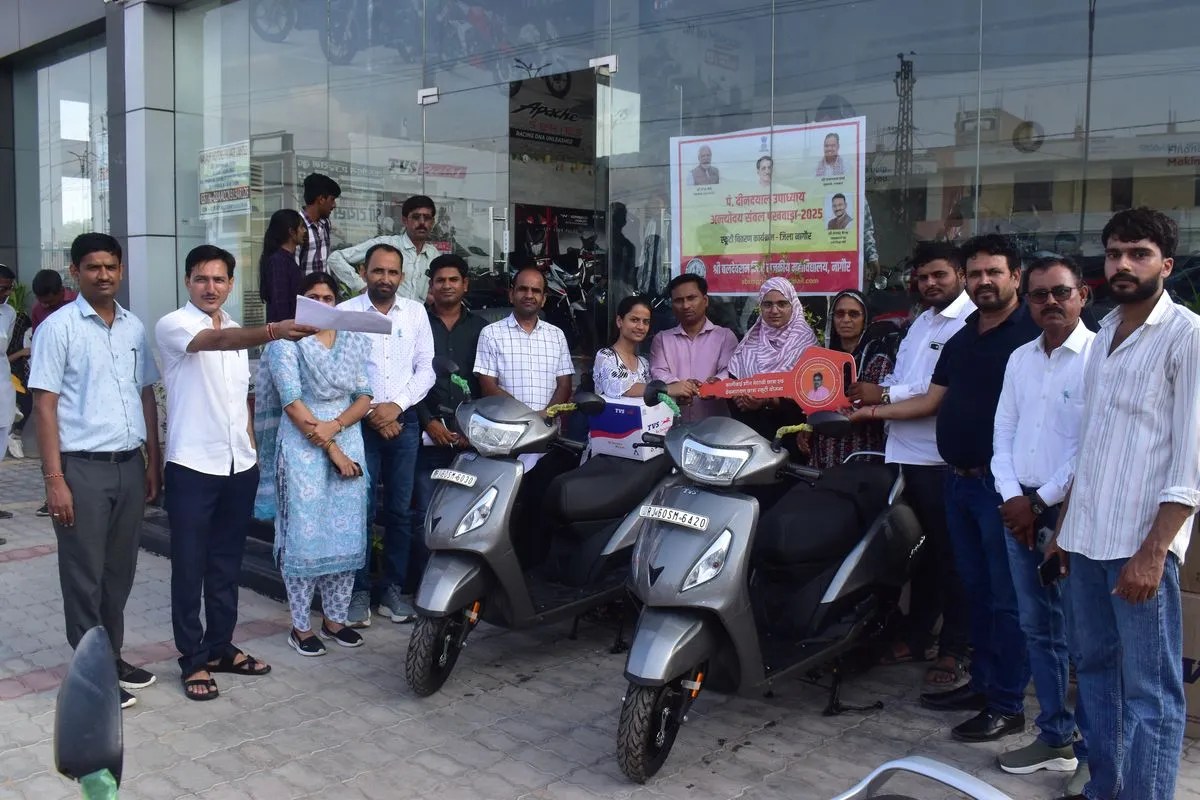 मेधावी ओबीसी छात्राएं हक से वंचित, 30 हजार स्कूटियों में ओबीसी का ‘कोटा’ शून्य