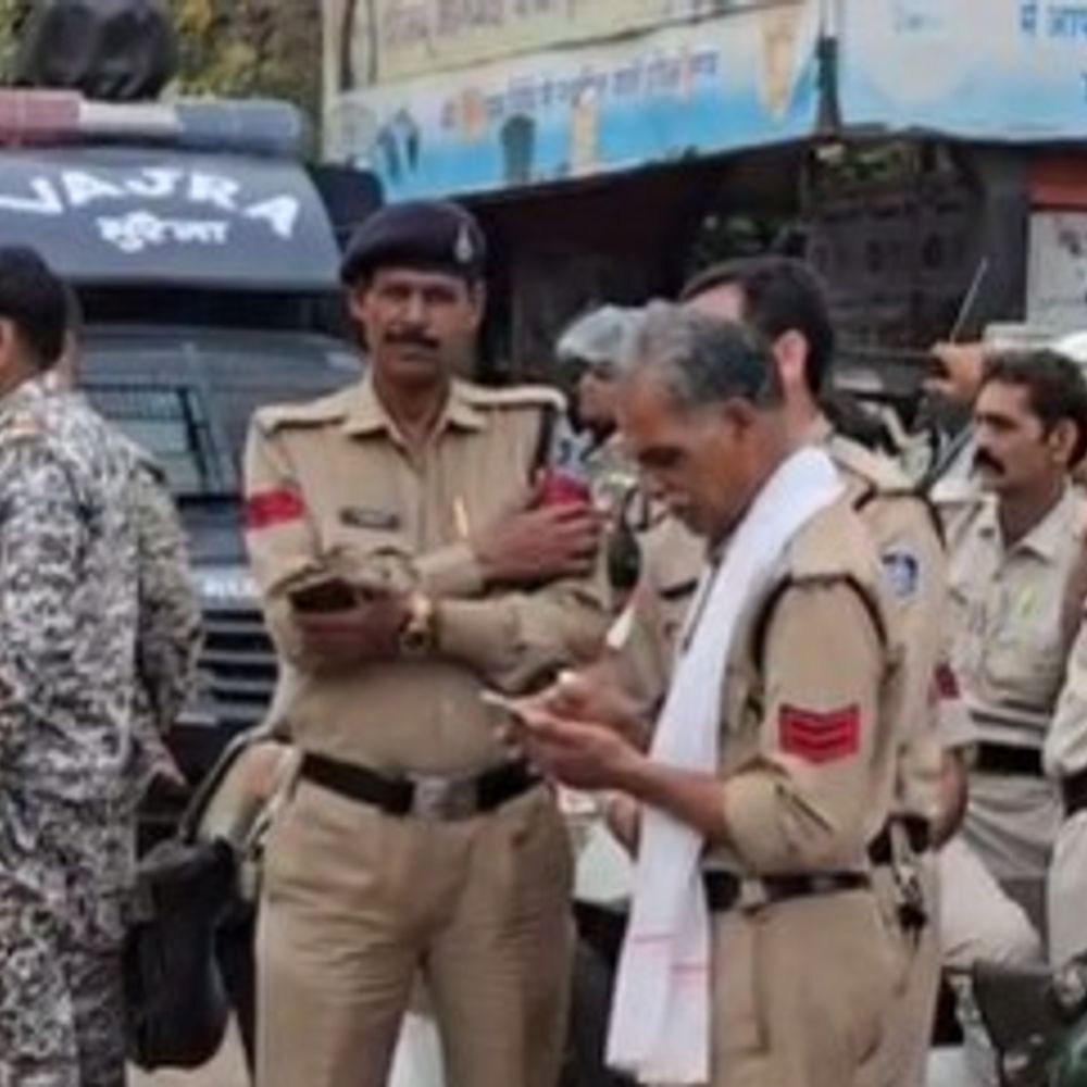 अवैध रेत ट्रैक्टर ने वन आरक्षक को कुचला, मौत:मुरैना में 6 सदस्यीय टीम कार्रवाई करने गई थी; हत्या का मामला दर्ज