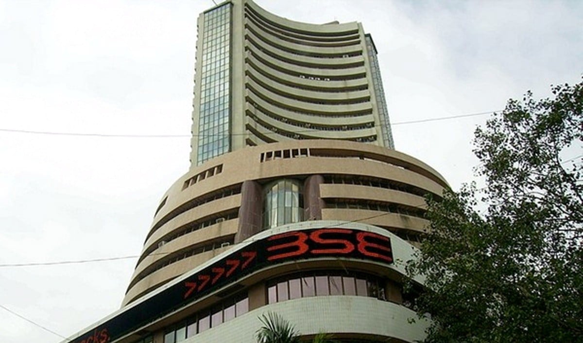 Stock Market Opening | Sensex 200 से ज़्यादा अंक गिरा, Nifty 24,050 के करीब, SBIN सबसे ज़्यादा नुकसान में