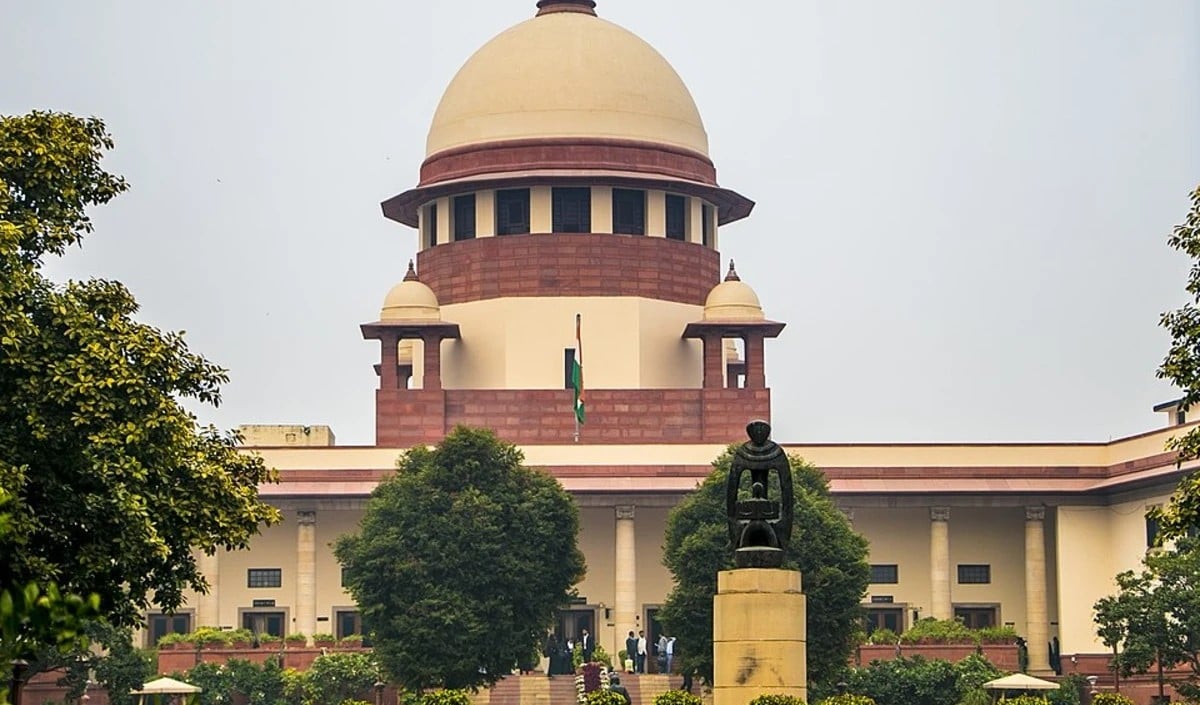Sabarimala Hearing: ‘मंदिरों में रोक से बंटेगा हिंदू धर्म’, Supreme Court की अहम टिप्पणी