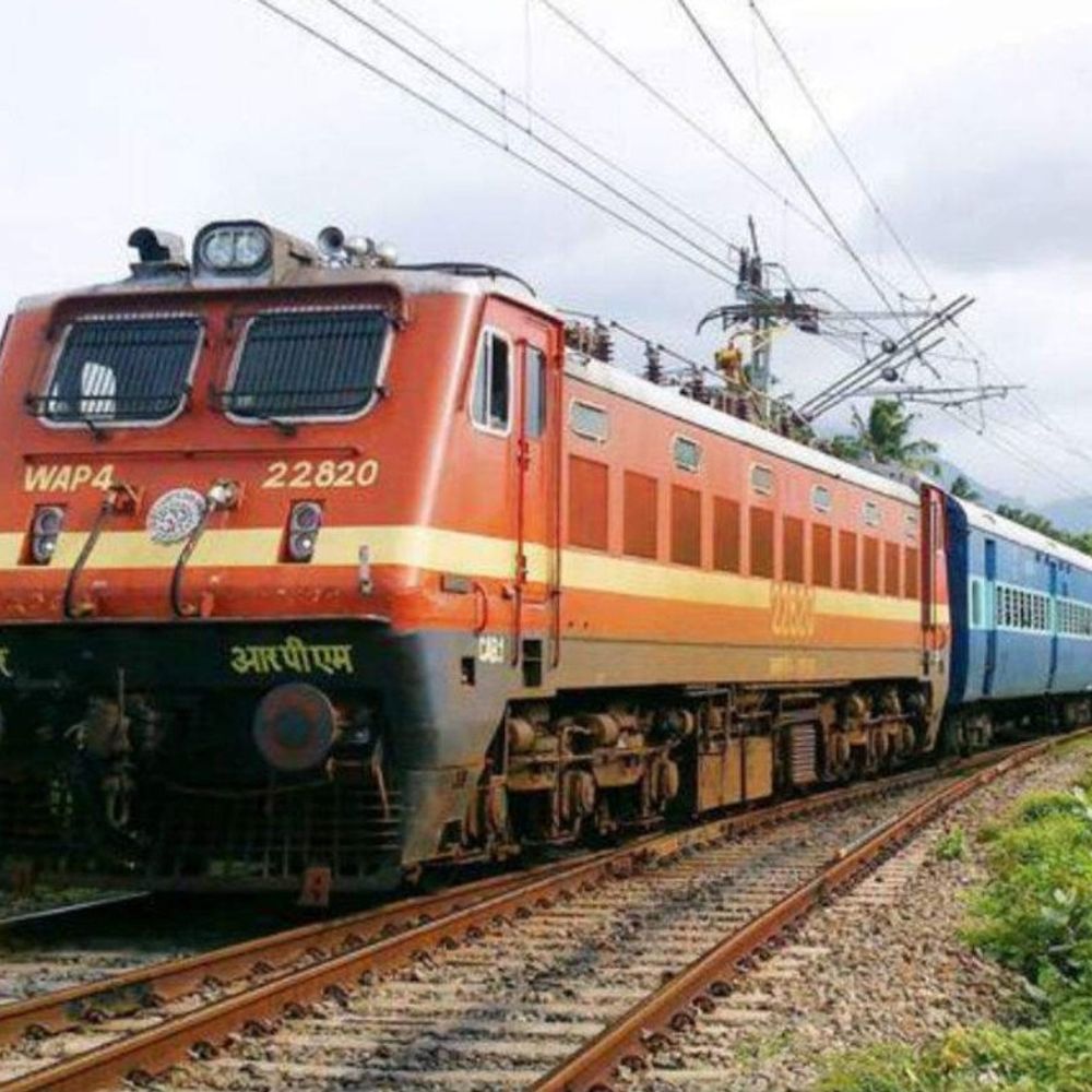 रेलवे ने चलाई समर होलिडे सुपरफास्ट तीन जोड़ी ट्रेनें:स्पेशल किराये के साथ चलेगी, रतलाम में रहेगा स्टॉपेज, एमपी के इन स्टेशनों पर भी रुकेगी