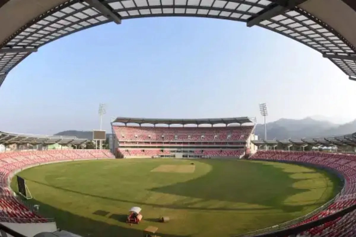 SRH vs RR, Pitch Report: आज हैदराबाद में होगी रनों की बारिश या मौसम बिगाड़ेगा खेल? जानें पिच रिपोर्ट और मौसम का हाल!