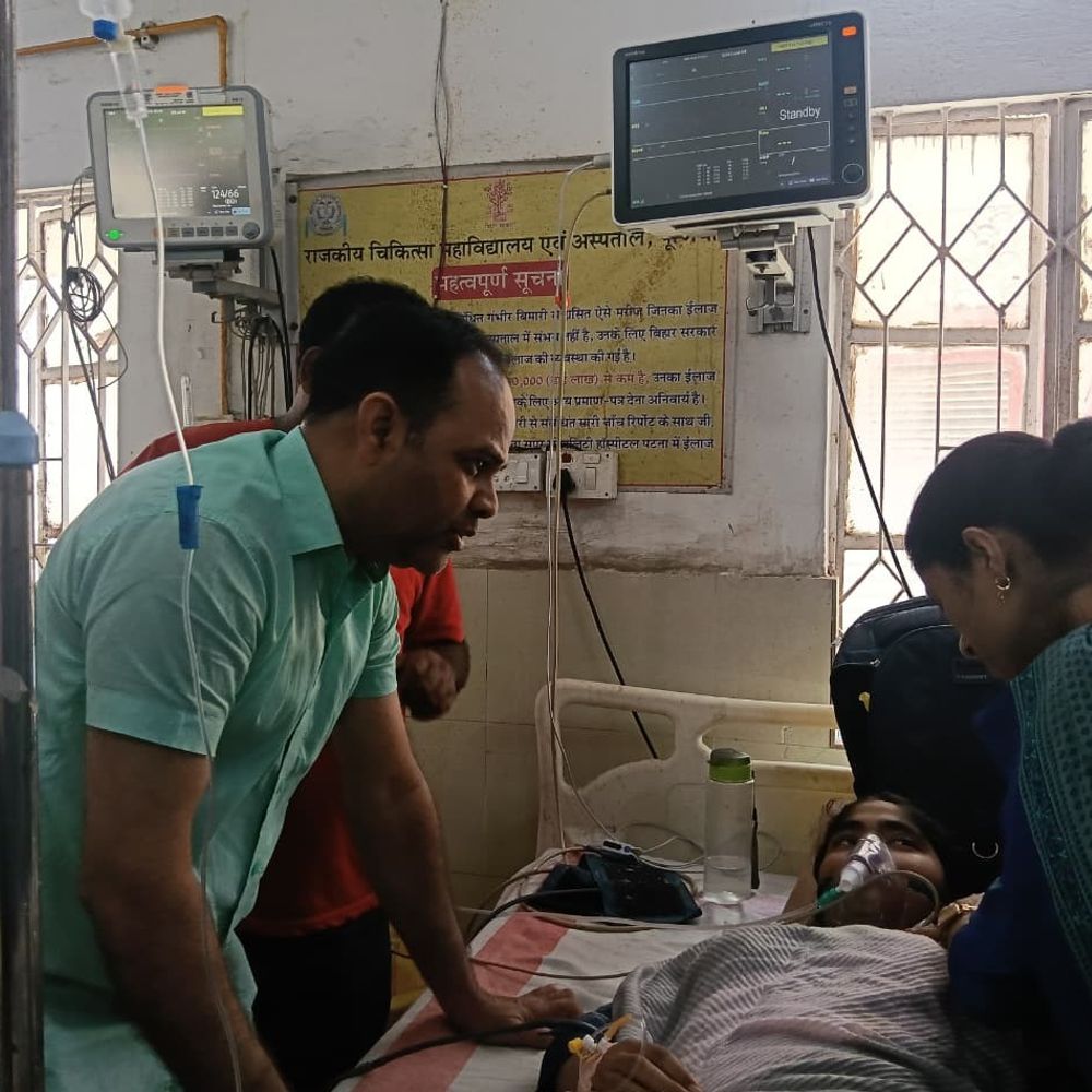 पूर्णिया में HPV टीका लगते ही छात्रा की तबीयत बिगड़ी:स्कूल में कार्यक्रम रोका गया; मां बोली- चेहरे पर सूजन और सांस फूलने लगी