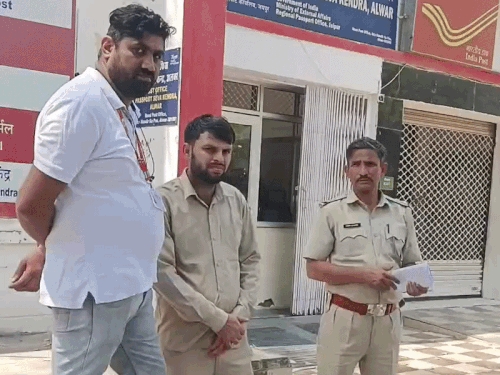 पासपोर्ट ऑफिस को तीसरी बार बम से उड़ाने की धमकी:लिखा-दो बजे ब्लास्ट हो जाएगा;पुलिस ने सभी कर्मचारियों और लोगों को बाहर निकाला,सर्च जारी