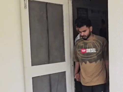 भिवानी पुलिस ने पकड़ा साइबर ठगी का आरोपी:4.50 लाख ठगी में शामिल था हिसार का युवक, वारदात के लिए उपलब्ध करवाई थी सिम