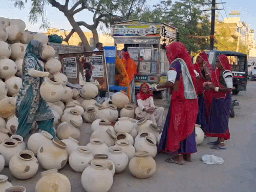 जालोर में तापमान बढ़कर 40 डिग्री तक पहुंचेगा:सात सप्ताह मौसम साफ, मटकियां की खरीदारी बड़ी