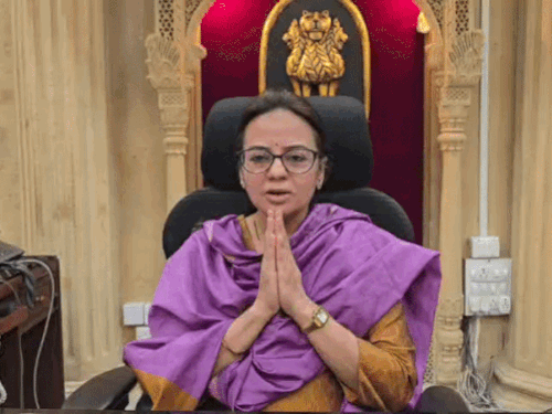 कलेक्टर बोलीं- बेटियों को लगवाएं टीका, कैंसर से मिलेगी सुरक्षा:14-15 साल की बालिकाओं को फ्री वैक्सीन; जानें टीकाकरण के 3 बड़े फायदे