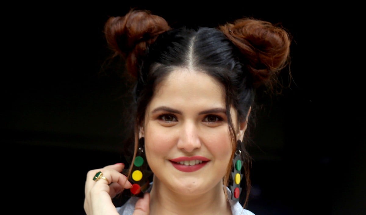 बॉलीवुड एक्ट्रेस ज़रीन खान पर टूटा दुखों का पहाड़, लंबी बीमारी के बाद माँ परवीन खान का निधन