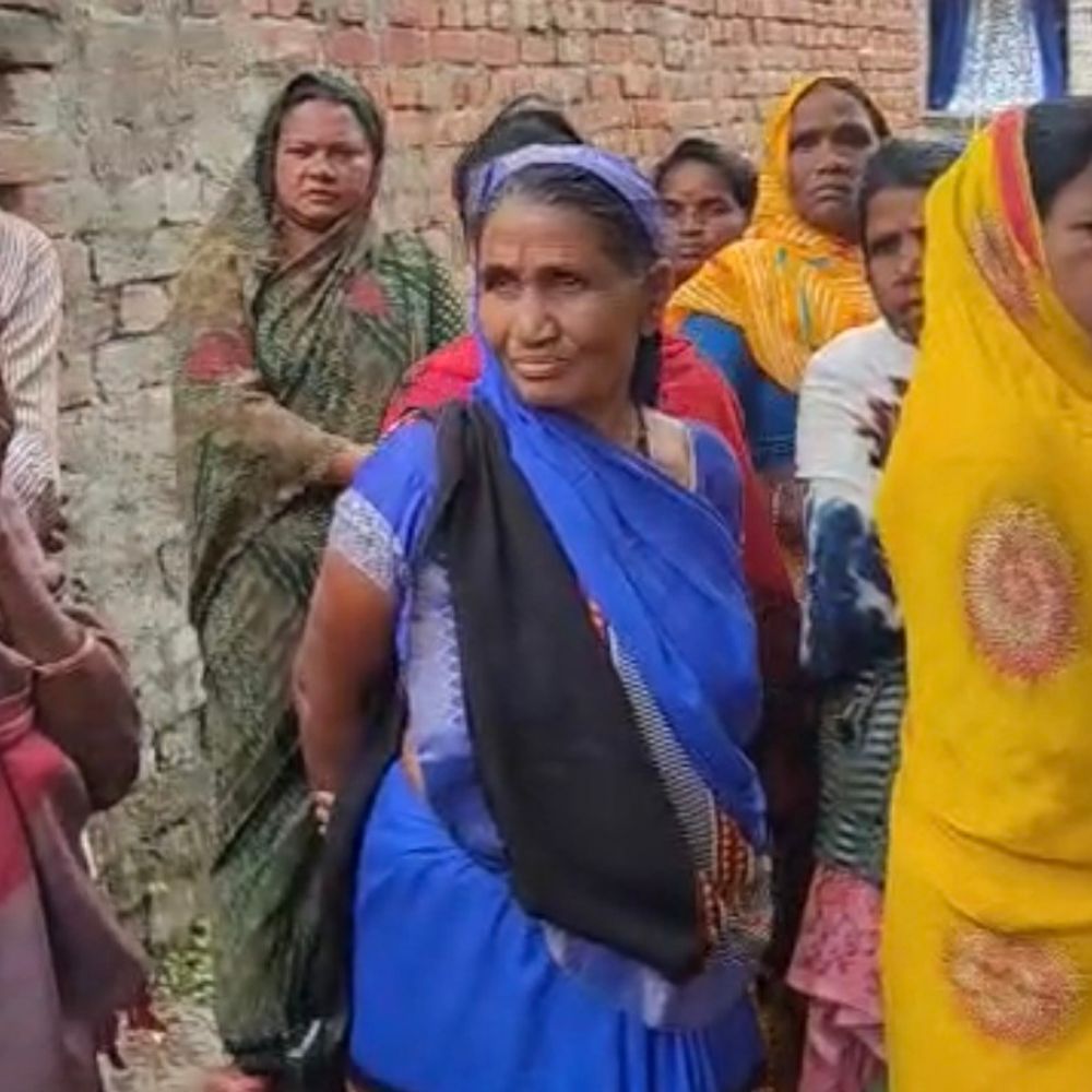 महराजगंज में बिजली करंट से मजदूर की मौत:परिजनों ने टेंट मालिक पर मारपीट का आरोप लगाया