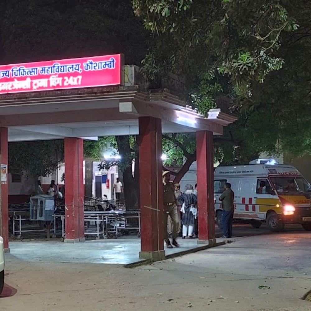 कौशांबी में अधेड़ का फंदे से लटका मिला शव:घर में फांसी लगाकर की आत्महत्या, मानसिक परेशानी के चलते उठाया कदम