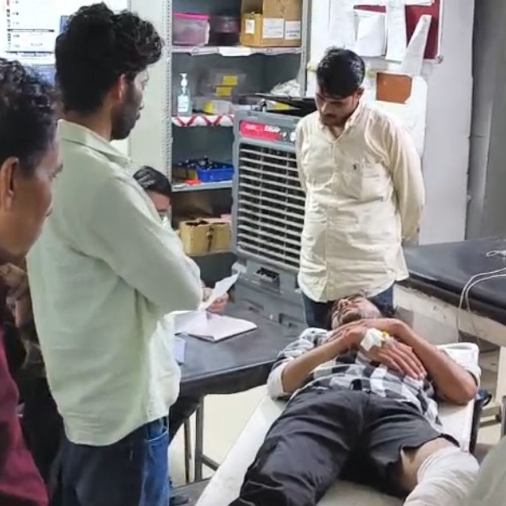 प्लॉट विवाद में चली गोली, बीच-बचाव कर रहा युवक घायल:भिंड में निर्माण स्थल पर बहस बढ़ने के बाद आरोपी ने किया फायर, पैर में लगी गोली
