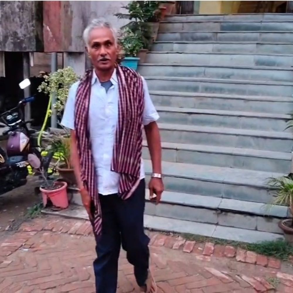 मुजफ्फरपुर में रिटायर्ड सैनिक से छिनतई:शातिर बोला- इलाके में लूट हुई है, तुम इतना जेवर पहने हो; बड़े साहब का ऑर्डर है उतारो