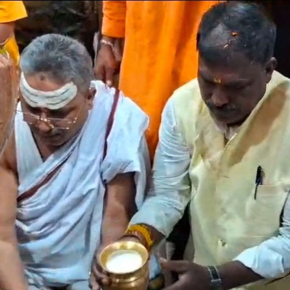 “बाबा गरीबनाथ धाम को कॉरिडोर के रूप में विकसित करेंगे”:पर्यटन मंत्री बनते ही मुजफ्फरपुर पहुंचे केदार गुप्ता, बोले- बिहार पर्यटन में दुनिया में पहचान बनाएगा