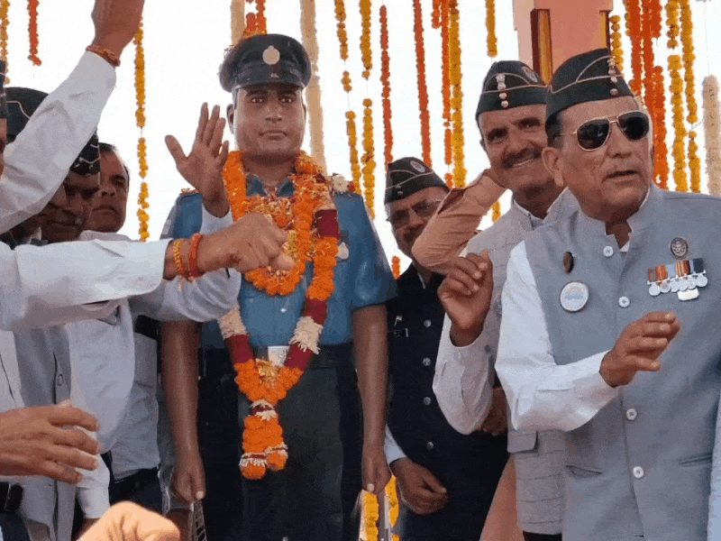 नम आंखों से शहीद सुरेंद्र मोगा को दी श्रद्धांजलि,:शहीद की प्रतिमा का अनावरण, प्रेम सिंह बाजोर बोले— मंदिर से पहले शहीद स्मारकों पर नमन करना हमारा कर्तव्य