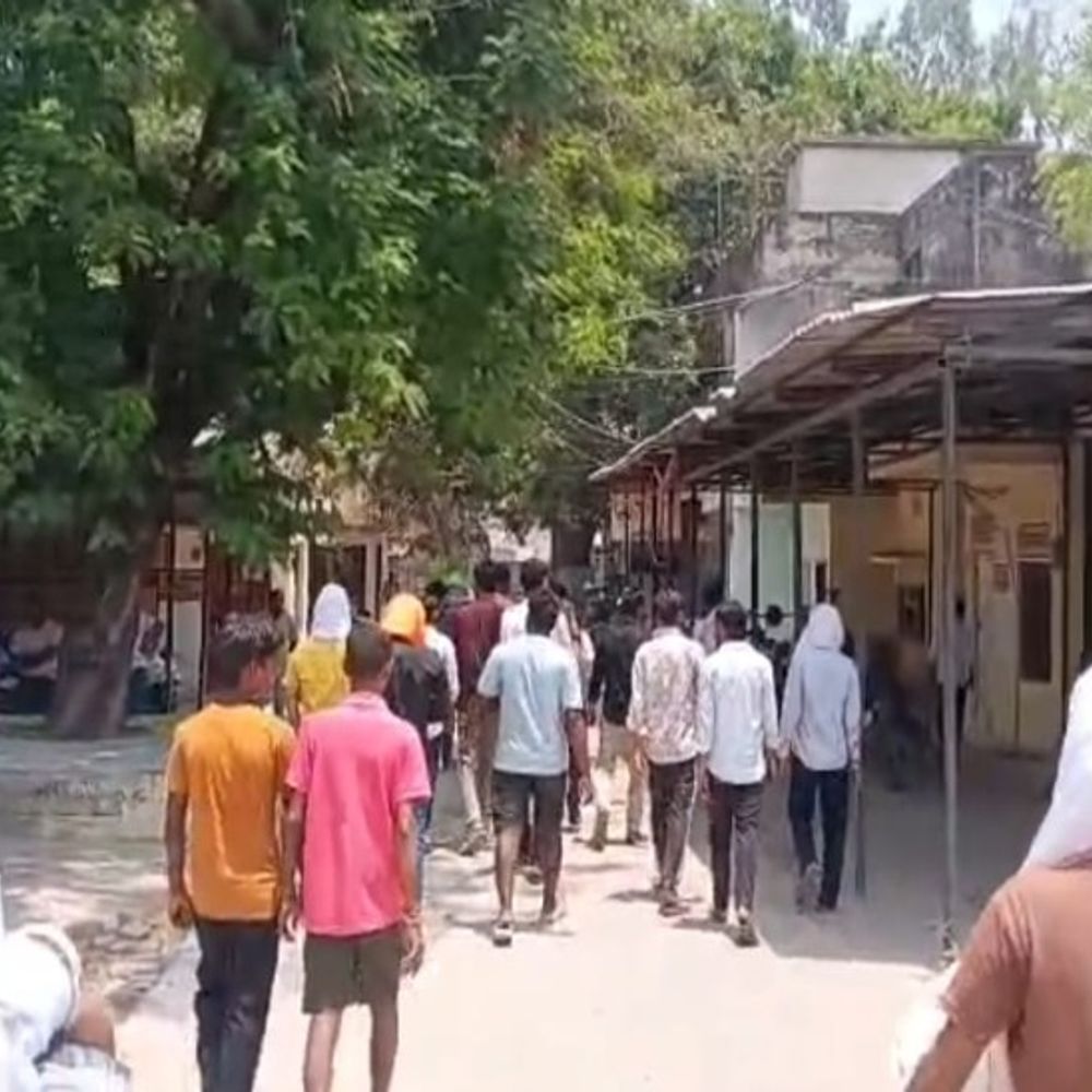 लखनऊ में ट्रांसफार्मर फुंकने से बिजली आपूर्ति ठप:48 घंटे तक परेशान रहे लोग, नाराज होकर किया प्रदर्शन