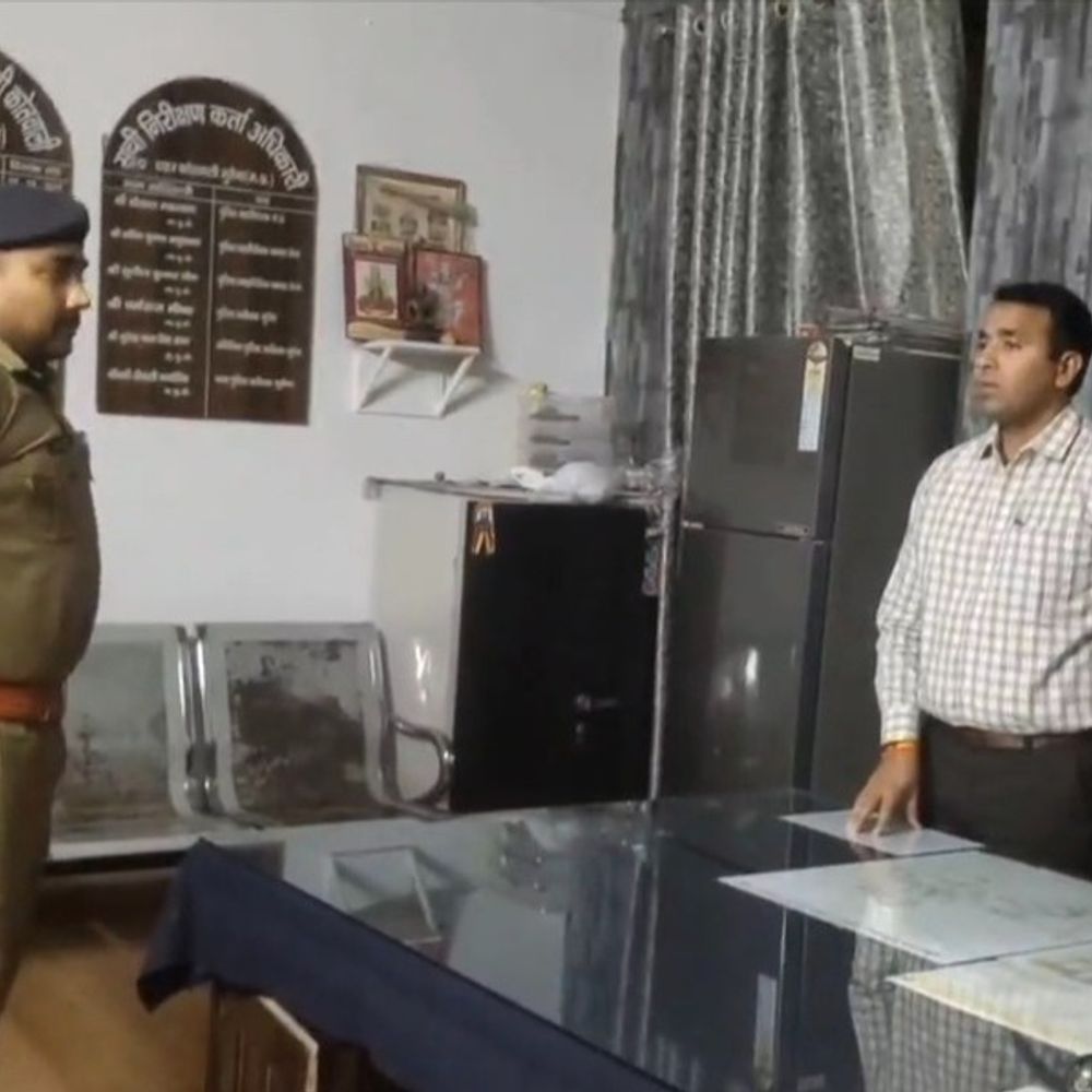 नए एसपी का कोतवाली थाने में औचक निरीक्षण:सिविल ड्रेस में पहुंचे, पहचान नहीं सका हेड कॉन्स्टेबल; टीआई भी मिले नदारद