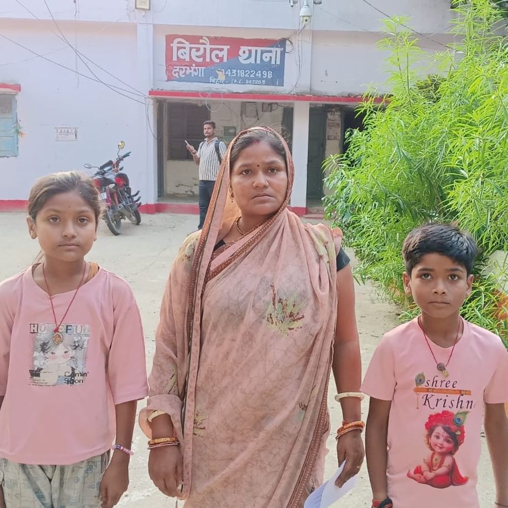दरभंगा में महिला से मारपीट, घर से निकाला:पीड़िता बोली- पति का दूसरी लड़की से अफेयर है, बच्चों के साथ दर-दर भटक रही हूं