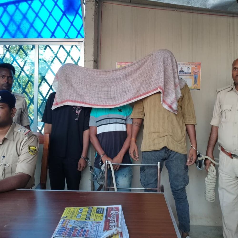 दरभंगा में शादी समारोह में पिस्टल लहराने वाले 3 गिरफ्तार:अलग-अलग जगहों से आरोपियों की हुई गिरफ्तारी, एक फरार आरोपी की तलाश जारी