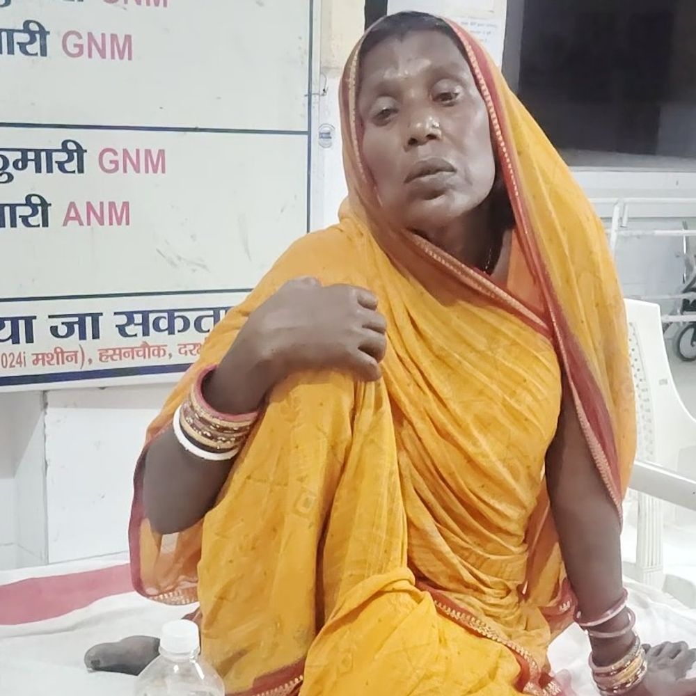 दरभंगा में बुजुर्ग महिला से 70 हजार की लूट:विरोध करने पर बदमाशों ने ऑटो से दिया धक्का, आधे घंटे तक सड़क किनारे पड़ी रही