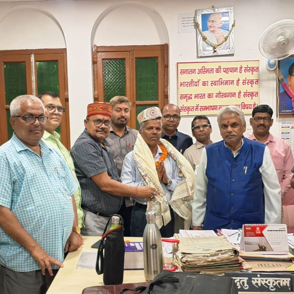 संस्कृत विश्वविद्यालय में उपशास्त्री-शास्त्री का नामांकन शुल्क बढ़ा:डॉक्टर निहार रंजन सिन्हा ने संभाला परीक्षा नियंत्रक का पदभार; हेड मास्टर के साथ ऑनलाइन बैठक होगी