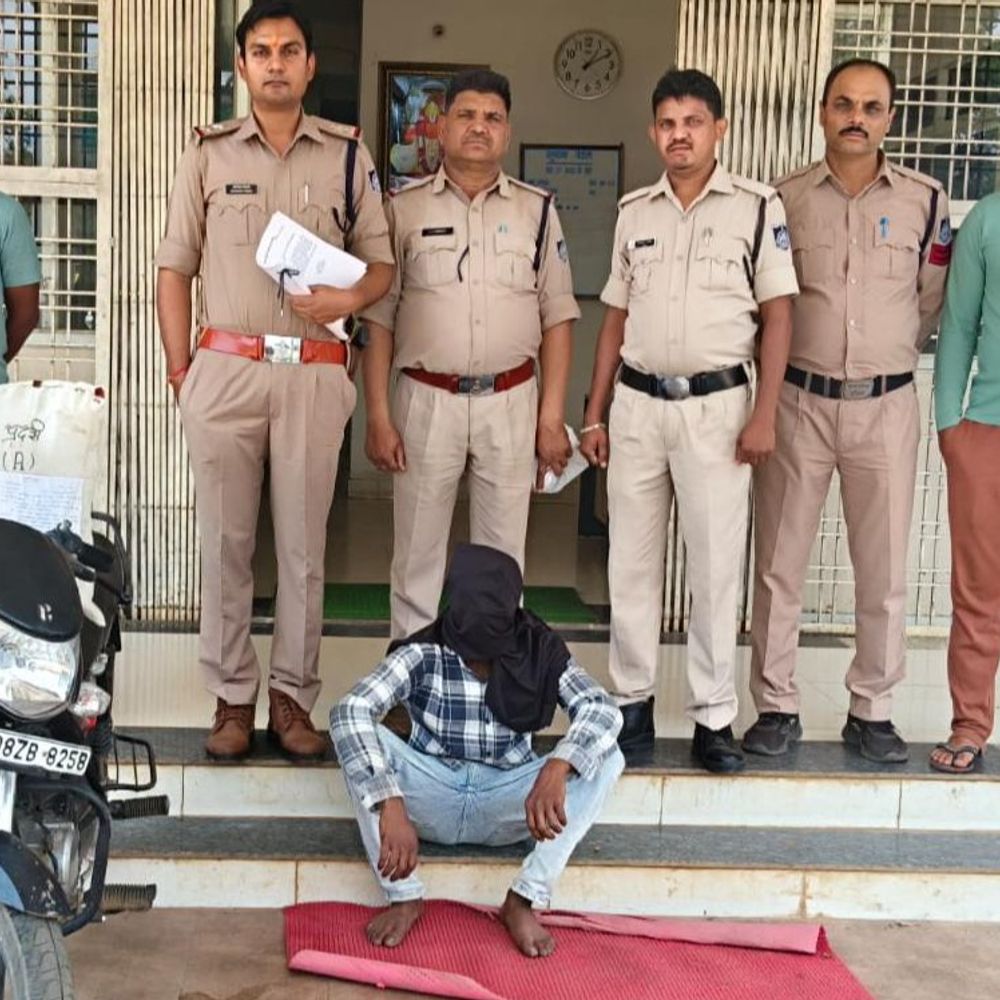 राजस्थान तरफ से गांजे की तस्करी करते पकड़ाया बदमाश:1.20 लाख का दो किलो गांजा बरामद; वाहन चेकिंग के दौरान चढ़ा पुलिस के हत्थे