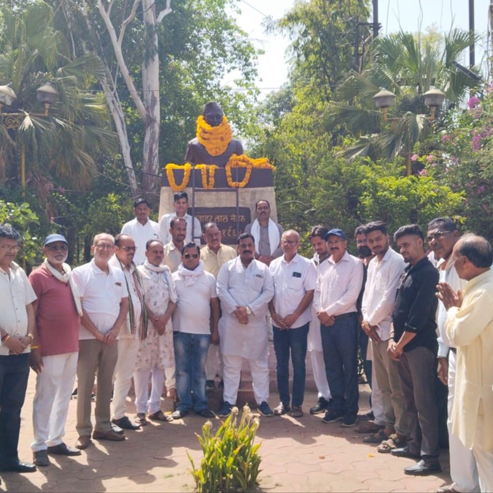 पुण्यतिथि पर कांग्रेस ने पंडित नेहरू को किया याद:शहर अध्यक्ष बोले- देश के विकास और आधुनिक भारत की नींव उन्होंने ही रखी