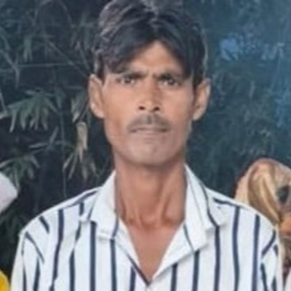 भोजपुर में कारपेंटर की मौत, ओवरडोज नशे की आशंका:घर से काम पर जाने के लिए निकले थे, थोड़ी दूर पर खेत में गिरे मिले