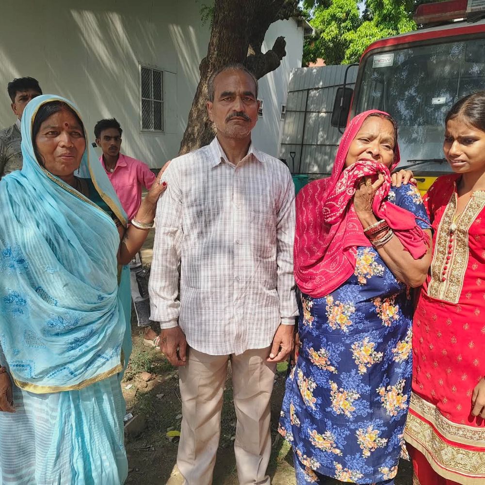 आरा में ट्रक ने बाइक सवार दंपति को मारी टक्कर:पत्नी की मौत, पति के साथ ससुराल से मायके जा रही थी; लोगों ने 3 घंटे तक रोड जाम रखा