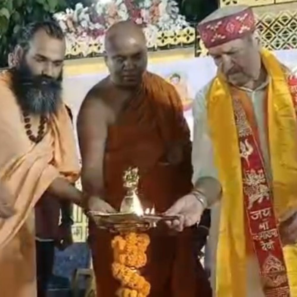 बोधगया में धर्म संस्कृति संगम का शुभारंभ:अलग-अलग राज्यों से साधु-संत, बौद्ध धर्मावलंबी पहुंचे; डॉ. इंद्रेश बोले- भाईचारा ही सच्चे धर्म की पहचान है