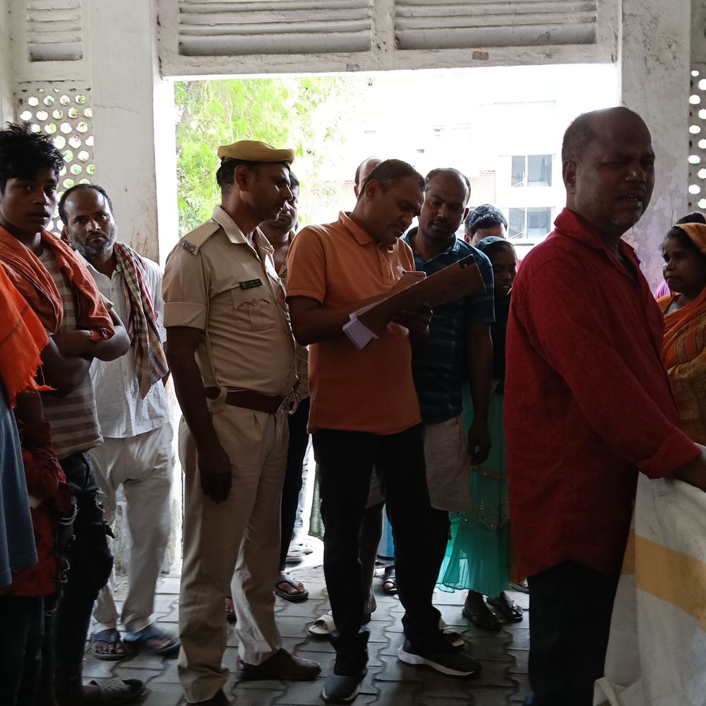 पूर्णिया में करंट लगने से प्राइवेट बिजली मिस्त्री की मौत:खराब कनेक्शन ठीक करने के दौरान हादसा, पत्नी बोली- बहाना बना कर ले गया था पड़ोसी