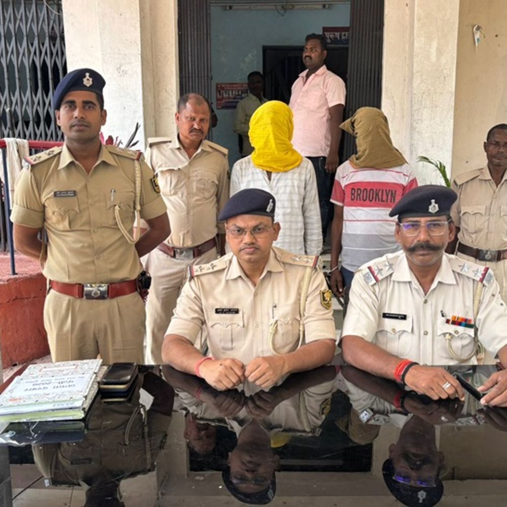 पूर्णिया में नशे के कारोबार पर पुलिस का प्रहार:326.63 ग्राम स्मैक के साथ तीन धंधेबाज गिरफ्तार; मोबाइल और बाइक जब्त