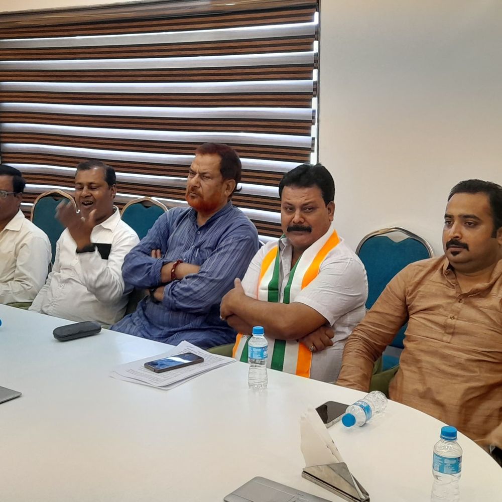 पूर्णिया में शिक्षक अभ्यर्थियों पर लाठीचार्ज का विरोध:कांग्रेस ने सड़क पर उतरकर आंदोलन की चेतावनी दी, जिलाध्यक्ष बोले- युवाओं की आवाज दबा रही सरकार