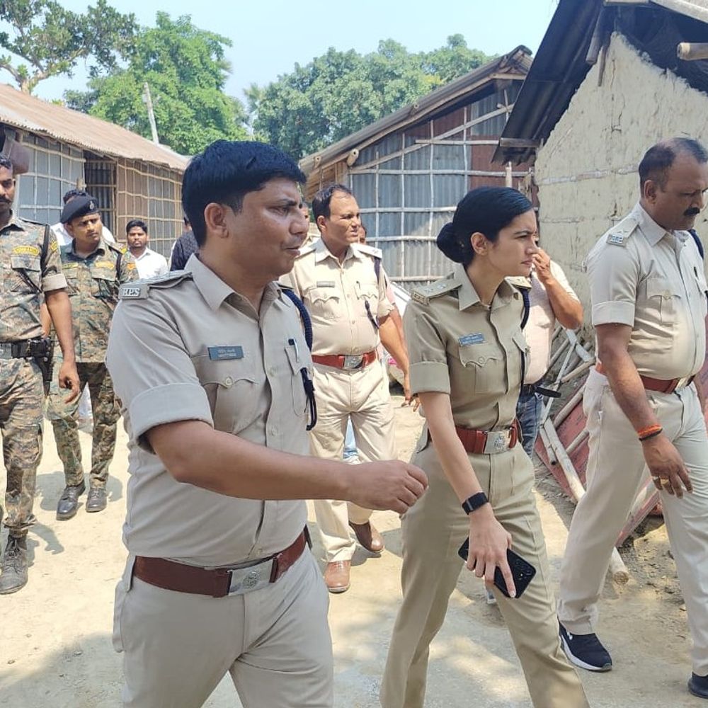 पूर्णिया में बंधक को छुड़ाने पहुंची पुलिस पर हमला:धमदाहा थाना के SHO, SI समेत 6 पुलिसकर्मी घायल, पुलिस की 3 गाड़ियां भी क्षतिग्रस्त