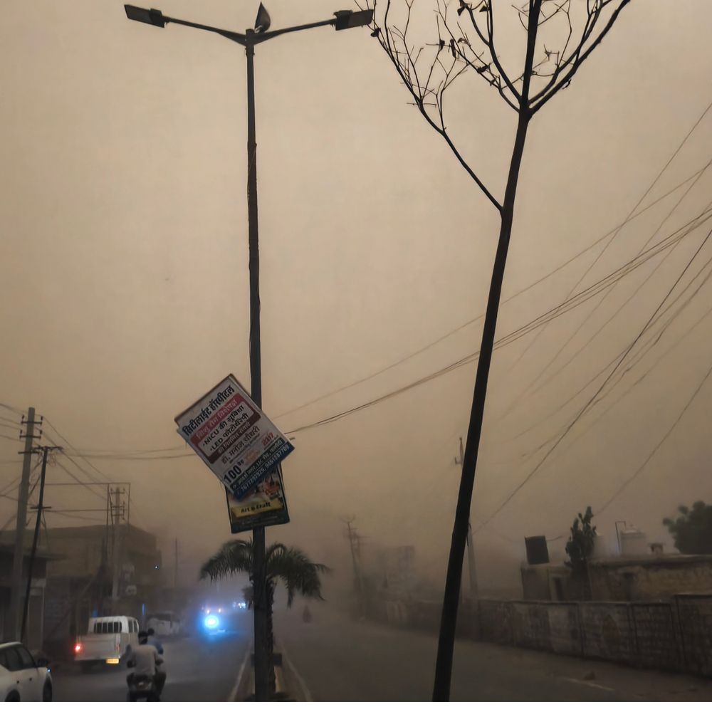 फलोदी में आंधी-बारिश से बदला मौसम:शाम को काली-पीली आंधी के बाद तेज बारिश से मिली राहत