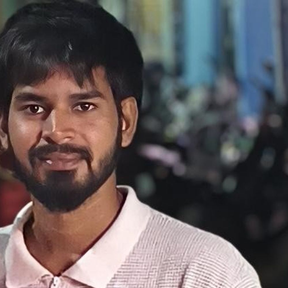 पलामू में शादी से लौट रहे दोस्तों की गई जान:तेज रफ्तार बाईक रेलिंग से टकराई, सड़क पर घसीटते चले गए, स्पॉट डेथ