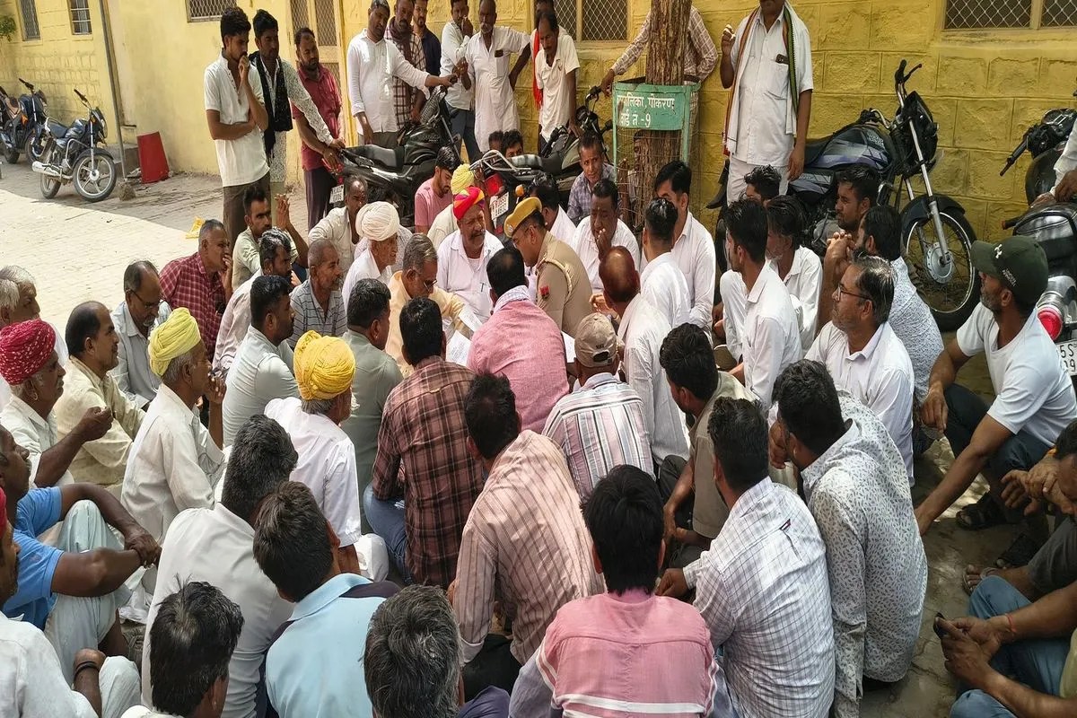 पाइपलाइन के लिए खोदा था गड्ढ़ा, बाइक सहित गिरने से व्यक्ति की मौत