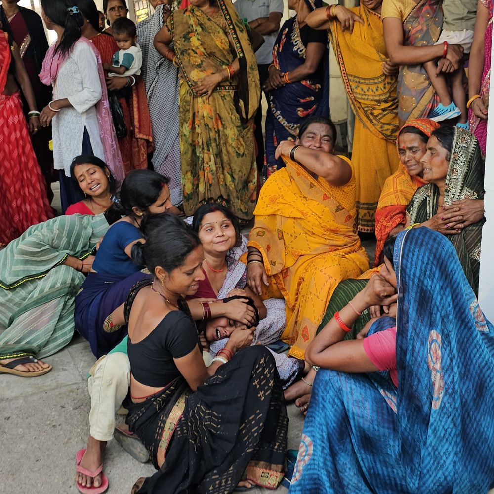 हजारीबाग मेडिकल कॉलेज में प्रसूता की मौत:ब्लड चढ़ाने के बाद तबीयत बिगड़ी, परिजनों का हंगामा; विधायक भी पहुंचे