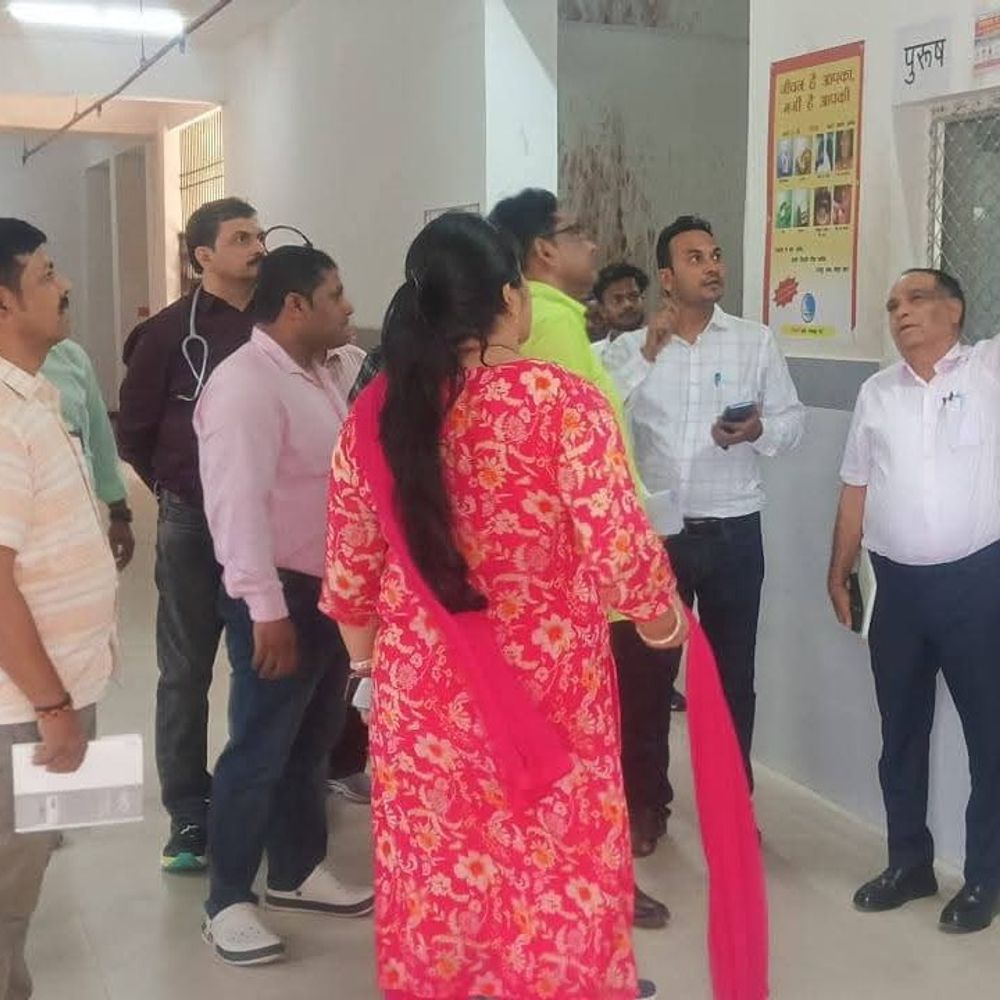 पूर्णिया CS ने बी कोठी पीएचसी का किया निरीक्षण:अनुपस्थित चिकित्सकों पर जताई नाराजगी, दवाओं के उचित रखरखाव पर दिया जोर