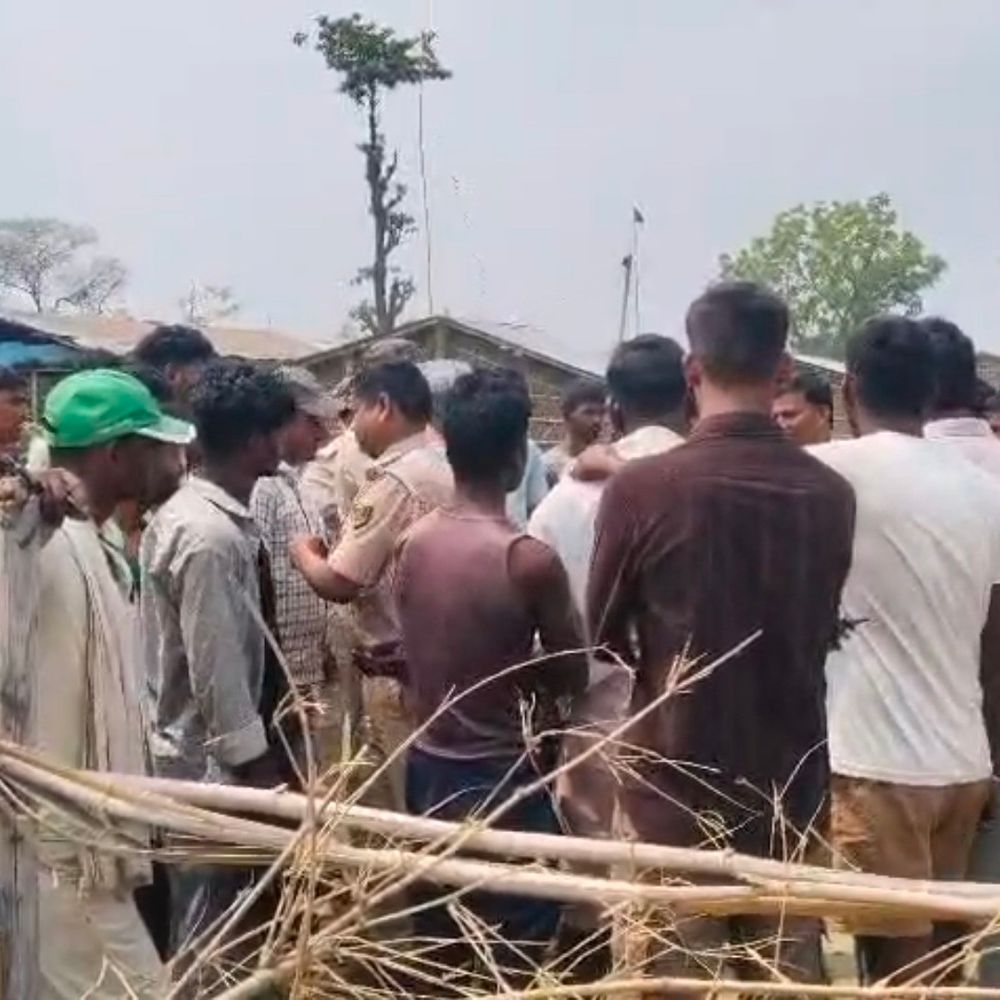 खगड़िया में कुख्यात अपराधी गिरफ्तार:छुड़ाने पहुंचे समर्थकों ने सड़क जाम की, पुलिस ने की फायरिंग