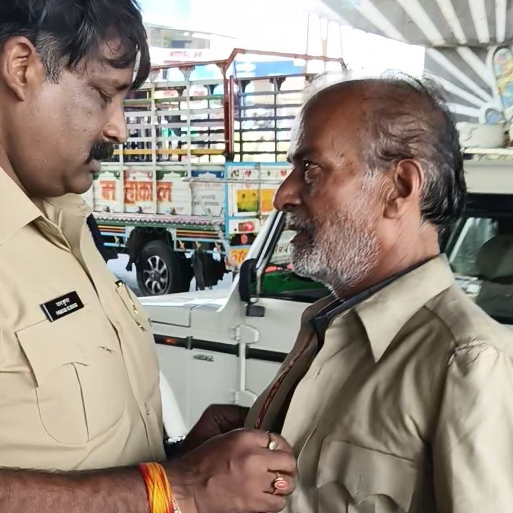 पीयूसी नहीं मिलने पर चालान काटे:मक्सी चौराहे पर ट्रैफिक विभाग की सख्ती, खुले बटन पर चालकों को दी समझाइश