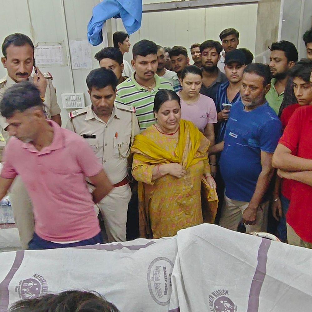 पुरानी रंजिश में युवक की गोली मारकर हत्या:डेढ़ सैया स्कूल के पास बदमाशों ने दिया वारदात को अंजाम, सदर अस्पताल में इलाज के दौरान तोड़ा दम