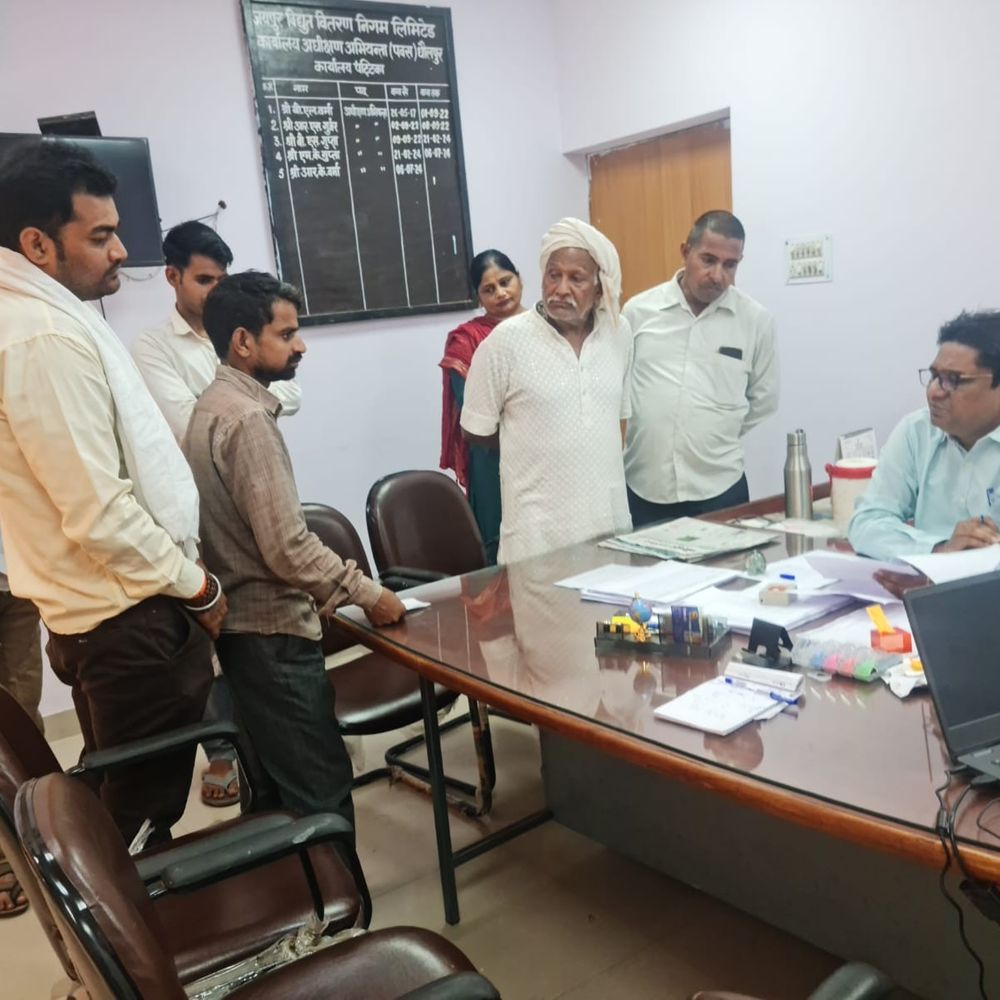 बिजली से जुड़े 96 मामलों का मौके पर निपटारा:5 लाख का राजस्व भी मिला, जनसुनवाई में 112 मामले आए सामने