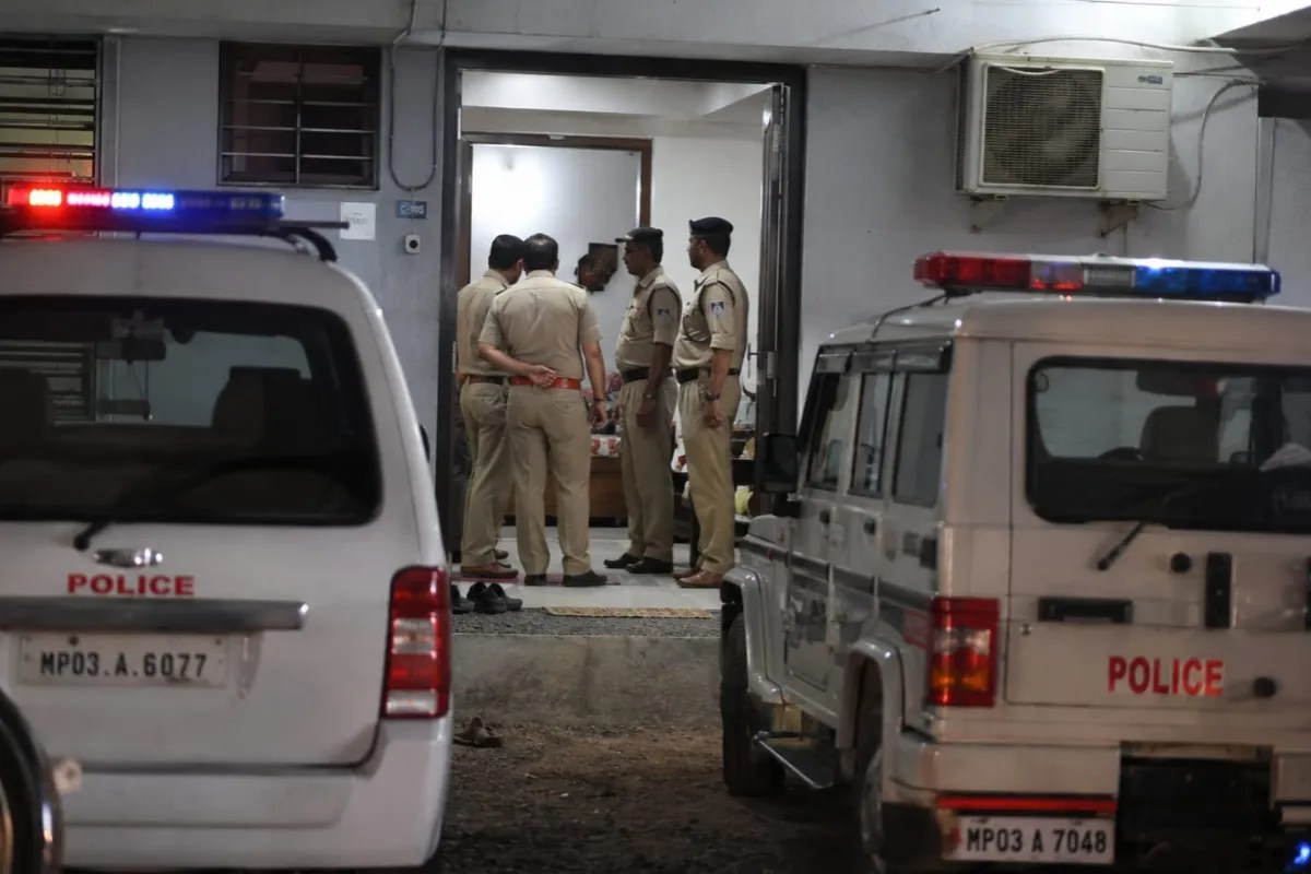 Varanasi News: सुबह पिता संग किया था नाश्ता, शाम को कमरे में फंदे पर मिली MBBS डॉक्टर बेटी