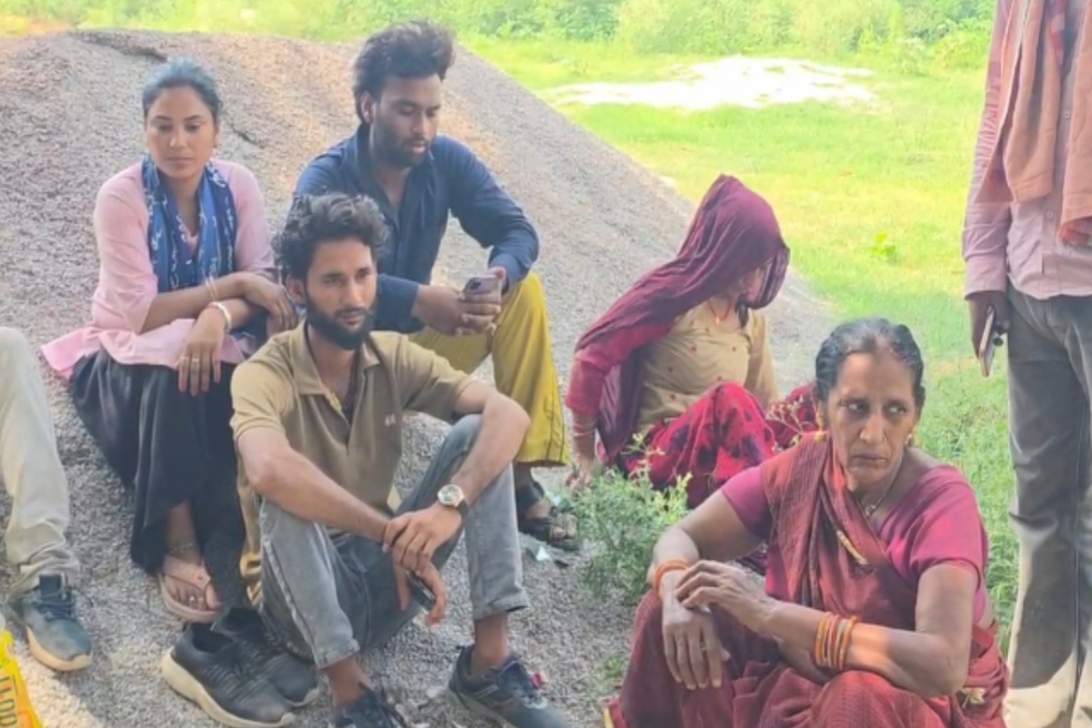 भाई बोला- “भैया को जानबूझकर मौत के मुंह में भेजा”, मगरमच्छ के हमले में दीपक की मौत, मासूम बेटी के लिए इंसाफ मांग रहा परिवार