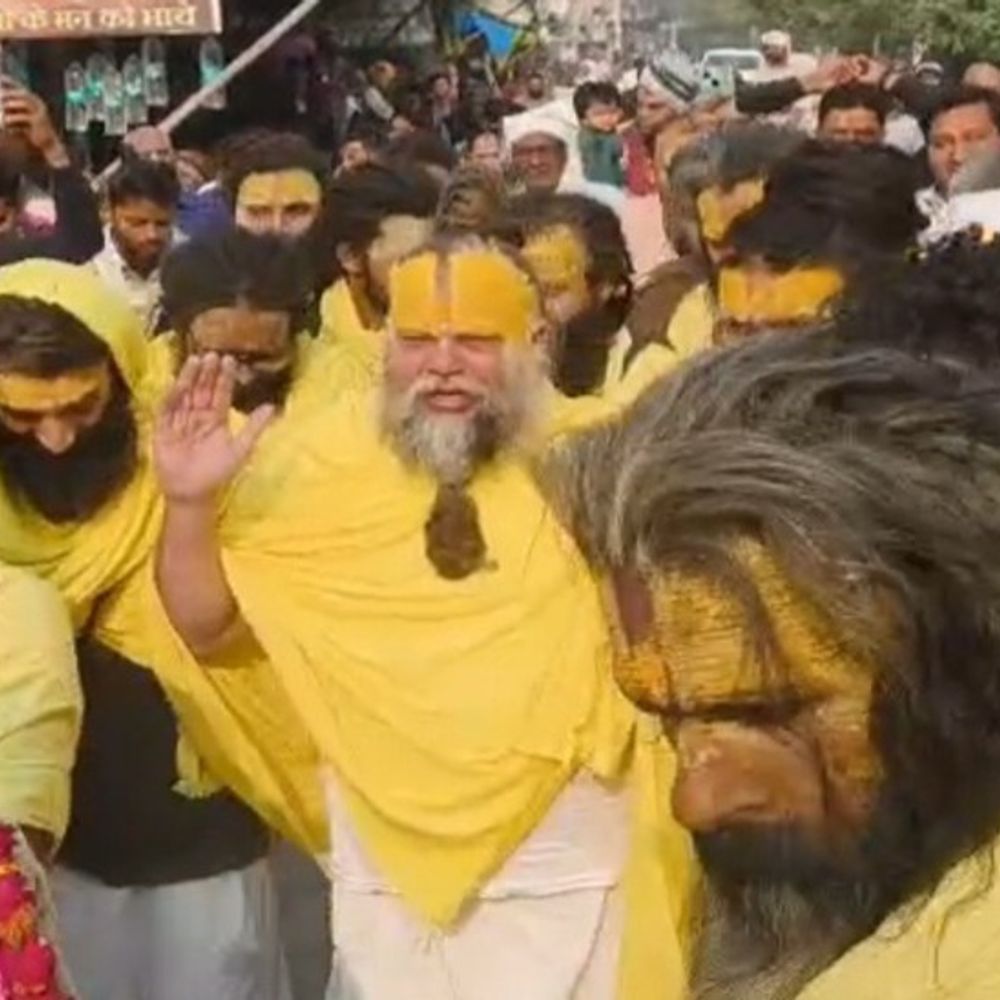 संत प्रेमानंद महाराज का शिष्यों को भावुक संदेश:कहा हम मिलें न मिले,बोलें न बोलें – आप सबको बहुत प्यार करते हैं